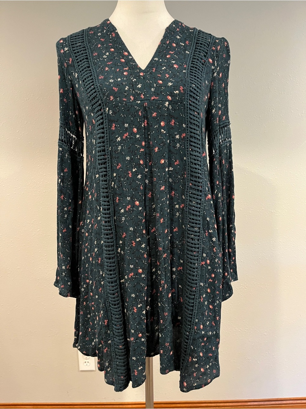 Knox Rose Dark Teal Floral Crochet-Trim Long Sleeve tunic/Dress